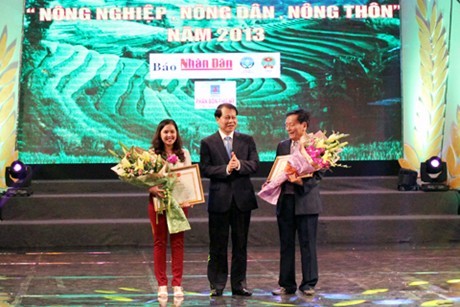 Essays on “agriculture-farmers-rural areas” win awards - ảnh 1